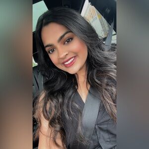 Meet your Posher, Aneri